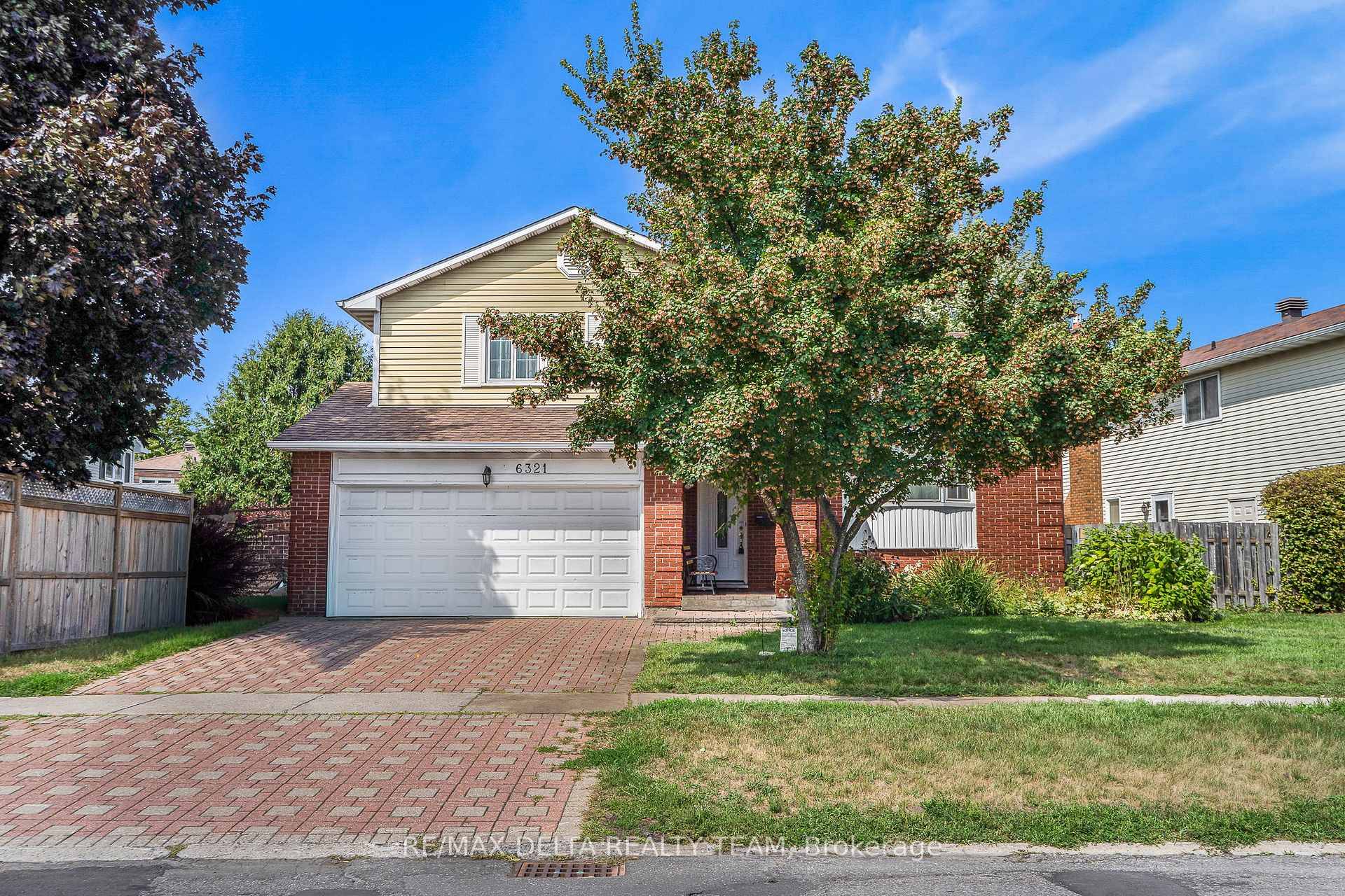 Welcome to this bright and spacious 4 bedroom side split home, offering plenty of room for family living and entertaining.
