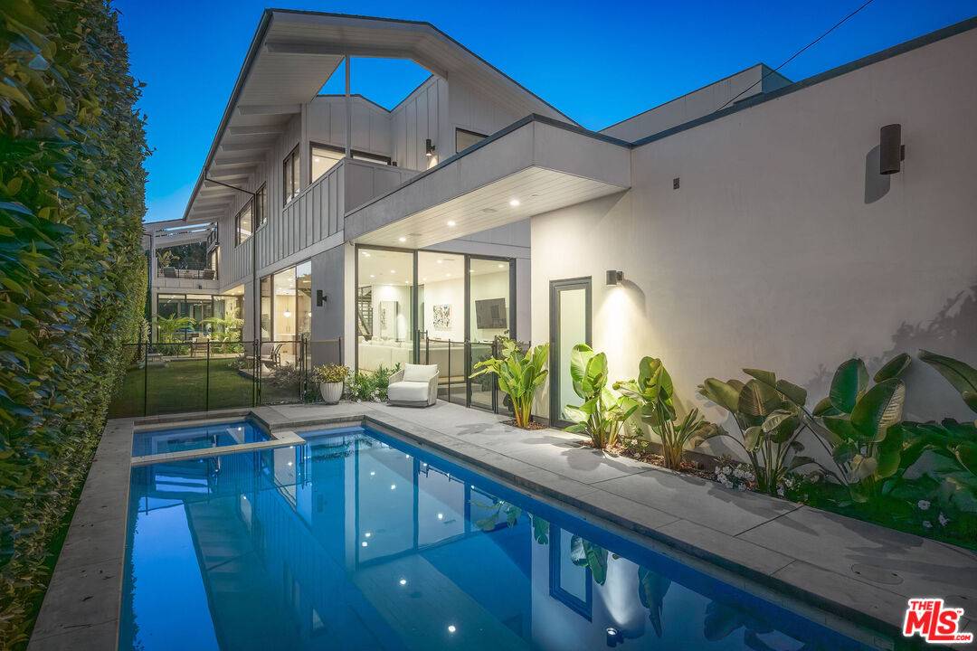 1052   Palms Blvd 4BR Marina Del Rey La