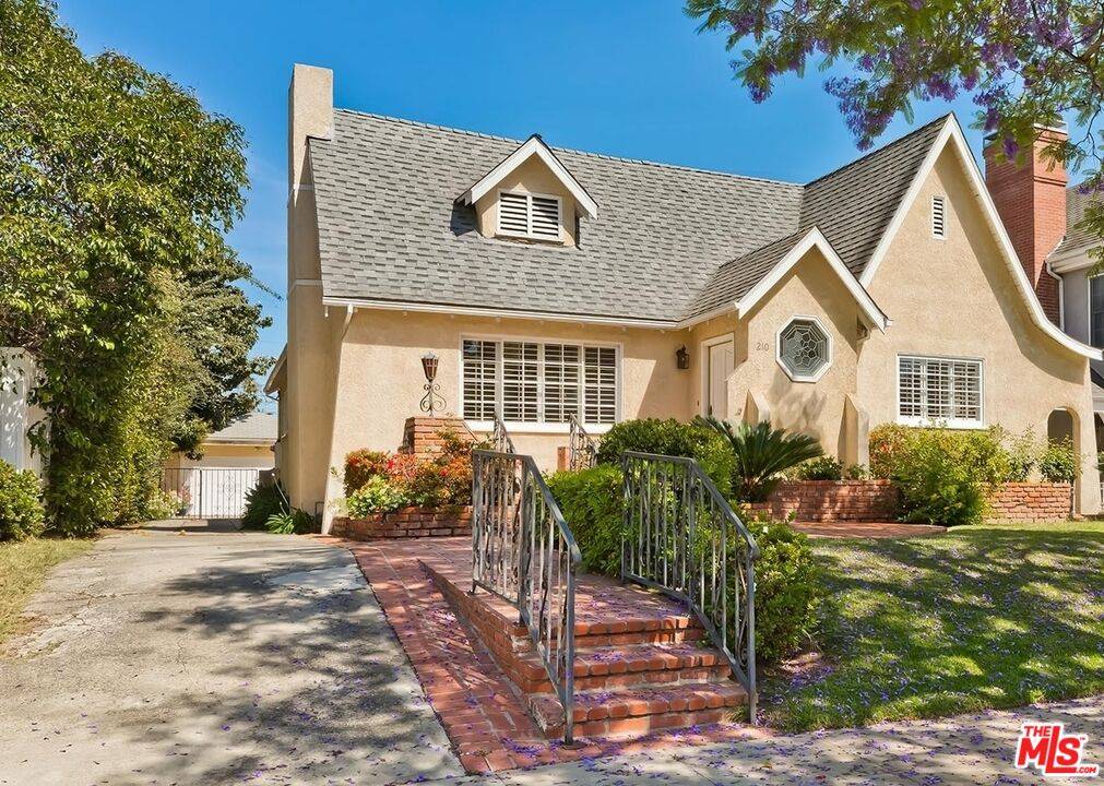 210 N Palm Dr 3BR Beverly Hills Post Office | B.H.P.O. La