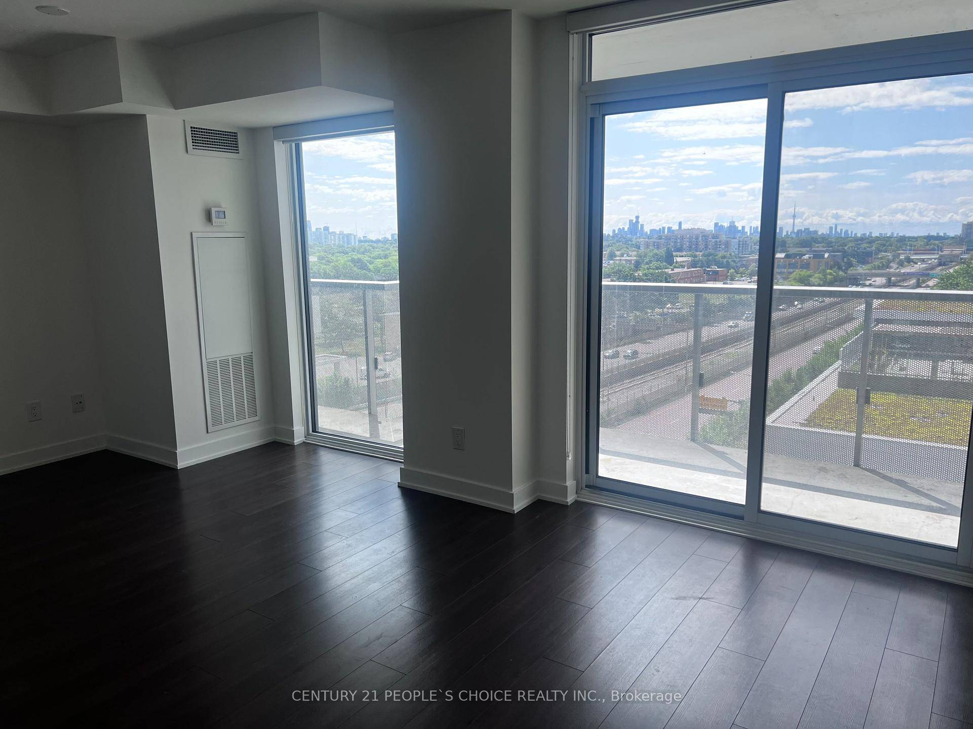 Stunning Unit ! Right By Yorkdale Subway Station !