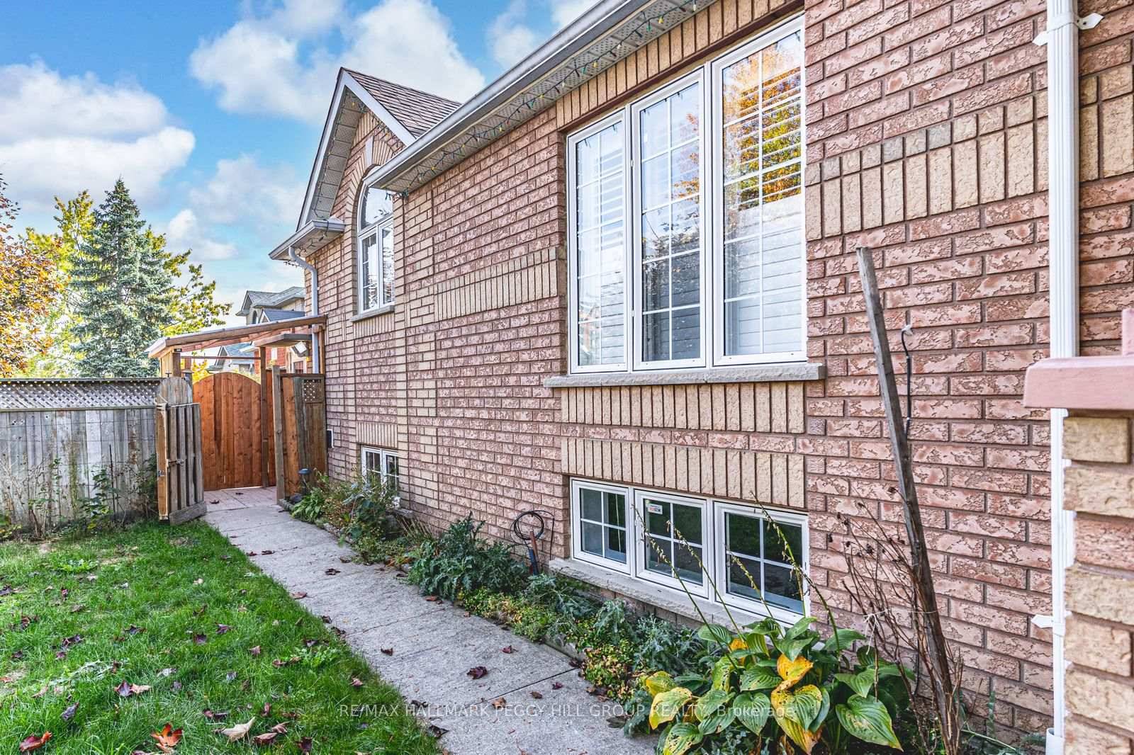 SPACIOUS amp ; NEWLY UPDATED LOWER LEVEL FOR LEASE IN BOLTON'S SOUGHT AFTER SOUTH HILL COMMUNITY !