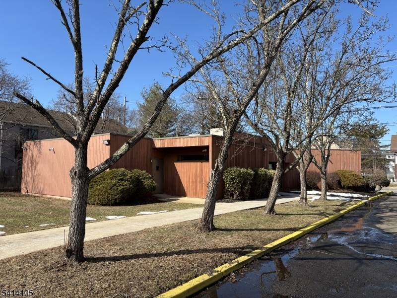 Unbelievable Medical Building 2800 sq ft finished 1st floor, and 1700 sq ft unfinished lower level space, Excellent Location 2 blocks to RWJ Hospital.