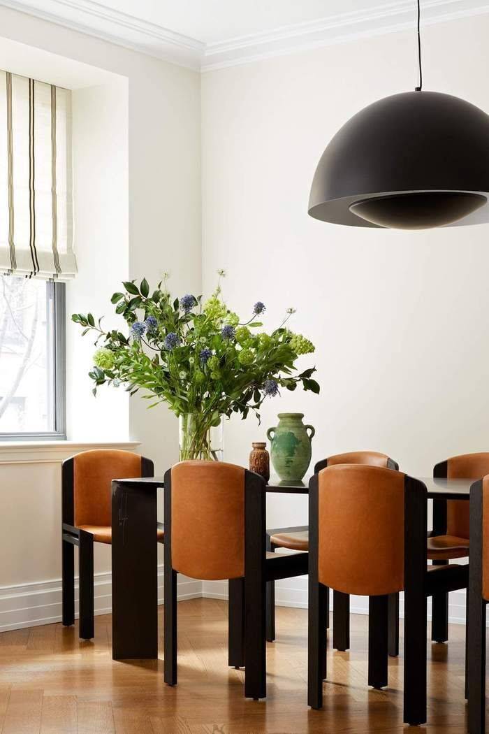 INVESTOR UNIT WITH HIGH RENT UNTIL SEPTEMBER 2026 Welcome home to the finest prewar condo conversion of the Upper West Side, The Astor !