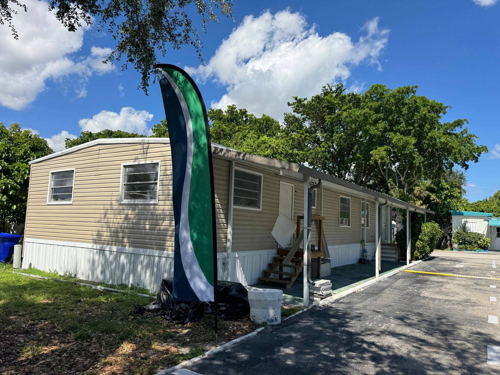 Fully Remodeled 4 Bedroom, 2 Bath Mobile Home in Blue Grass All Age Community.