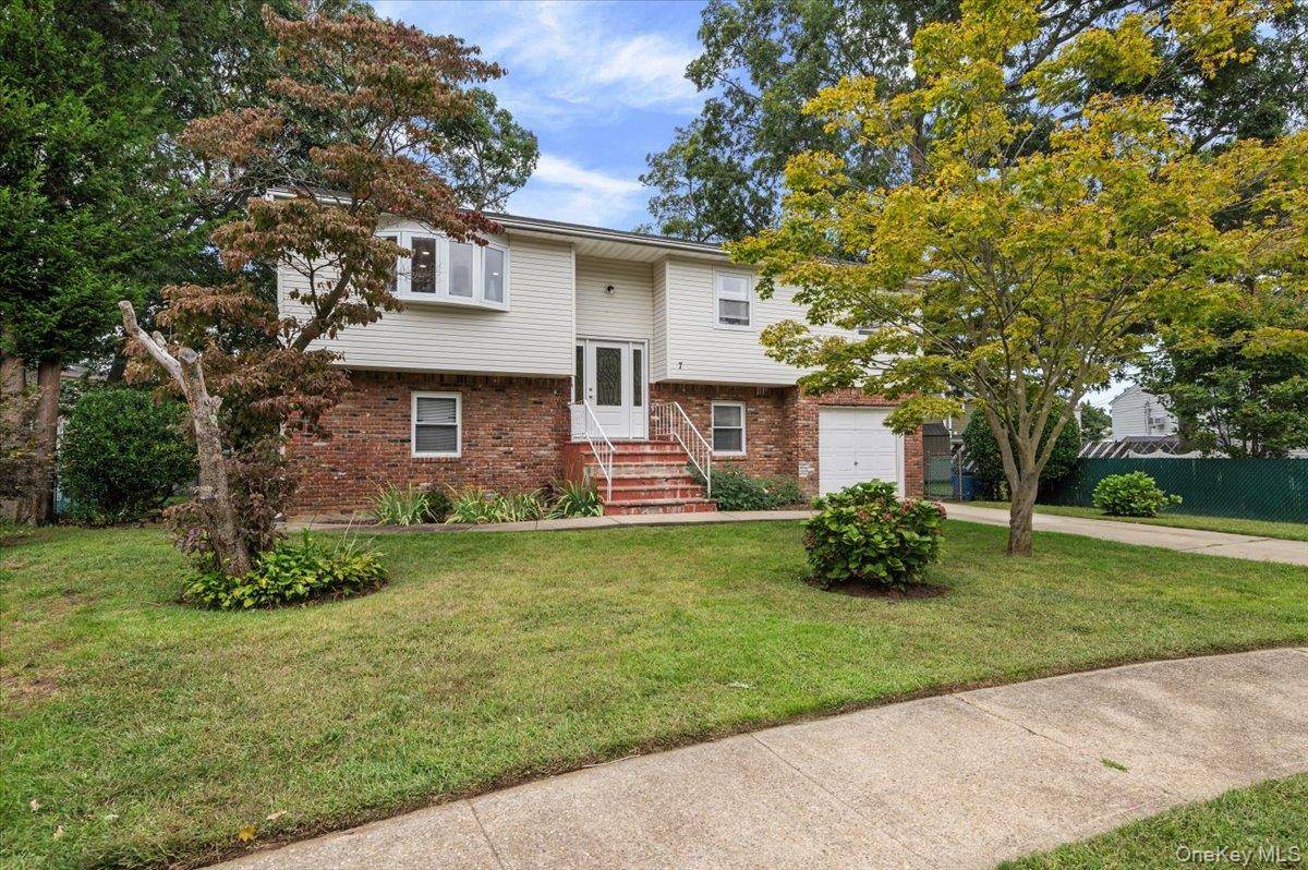 Welcome to this inviting residential property located in a serene small court, ideally designed for mother daughter living.