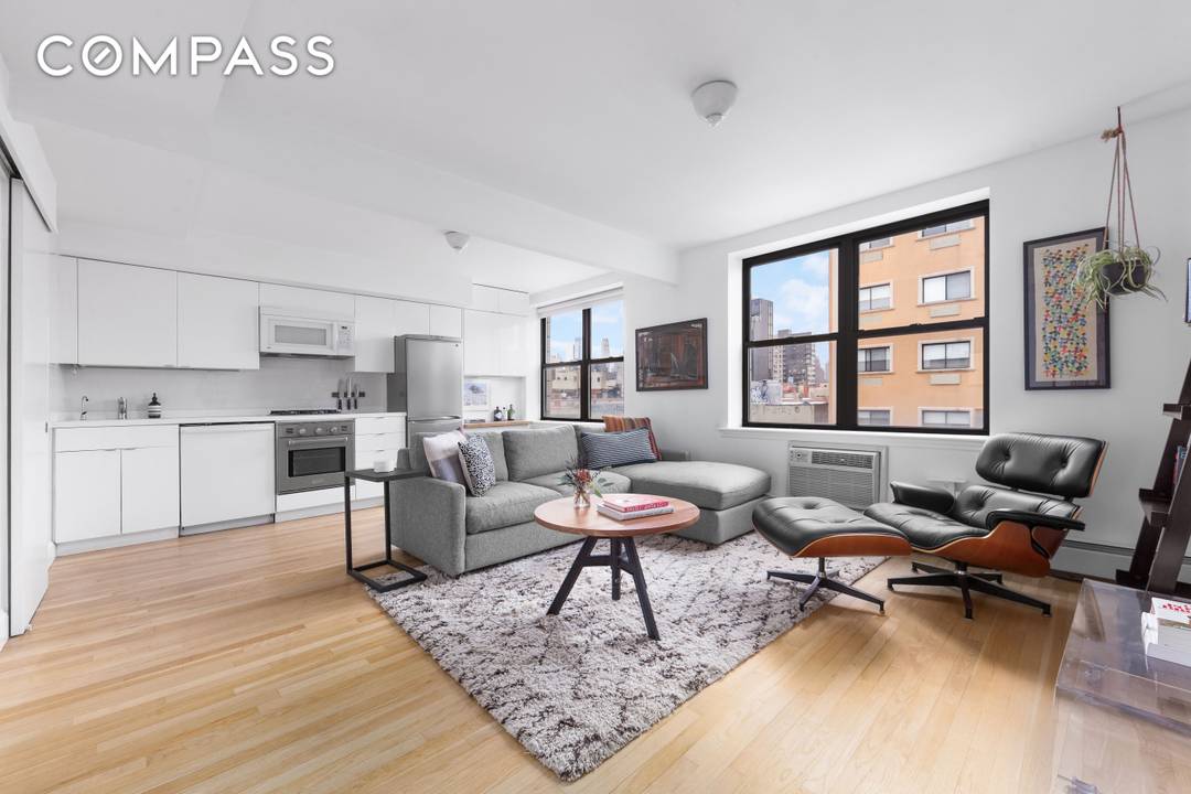 Bright one bedroom residence in the heart of the Lower East Side featuring open city views and western exposures.