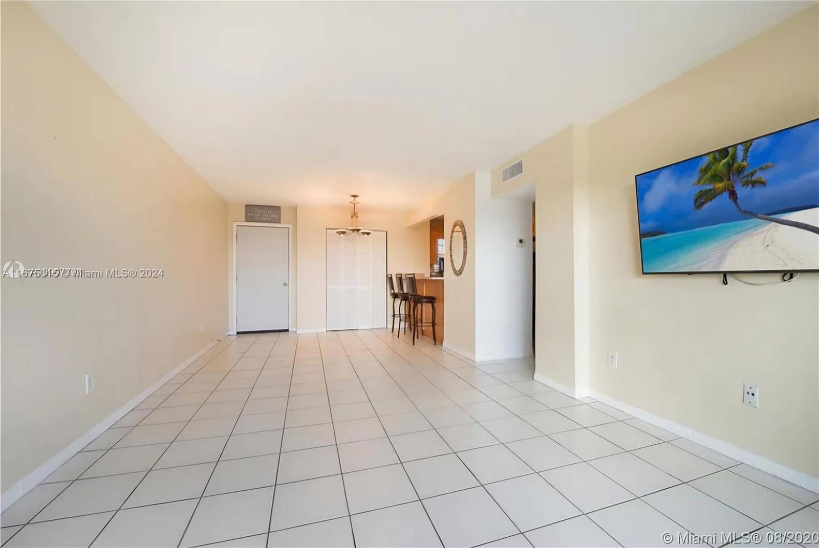Spacious REMODELED 2 bed and 2 bath unit on the top floor, no one above you.