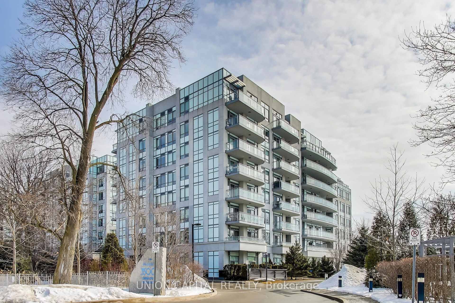 Luxurious BluWater Waterfront Condo !