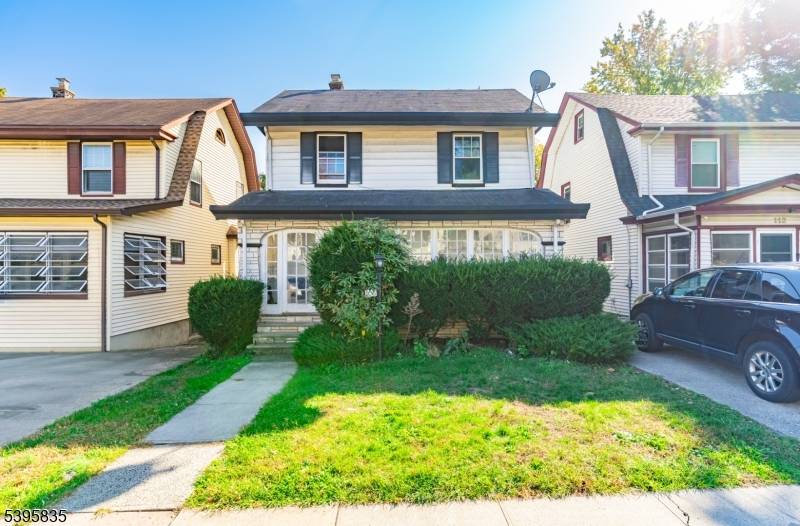 Welcome to this beautifully maintained 3 bedroom, 1.