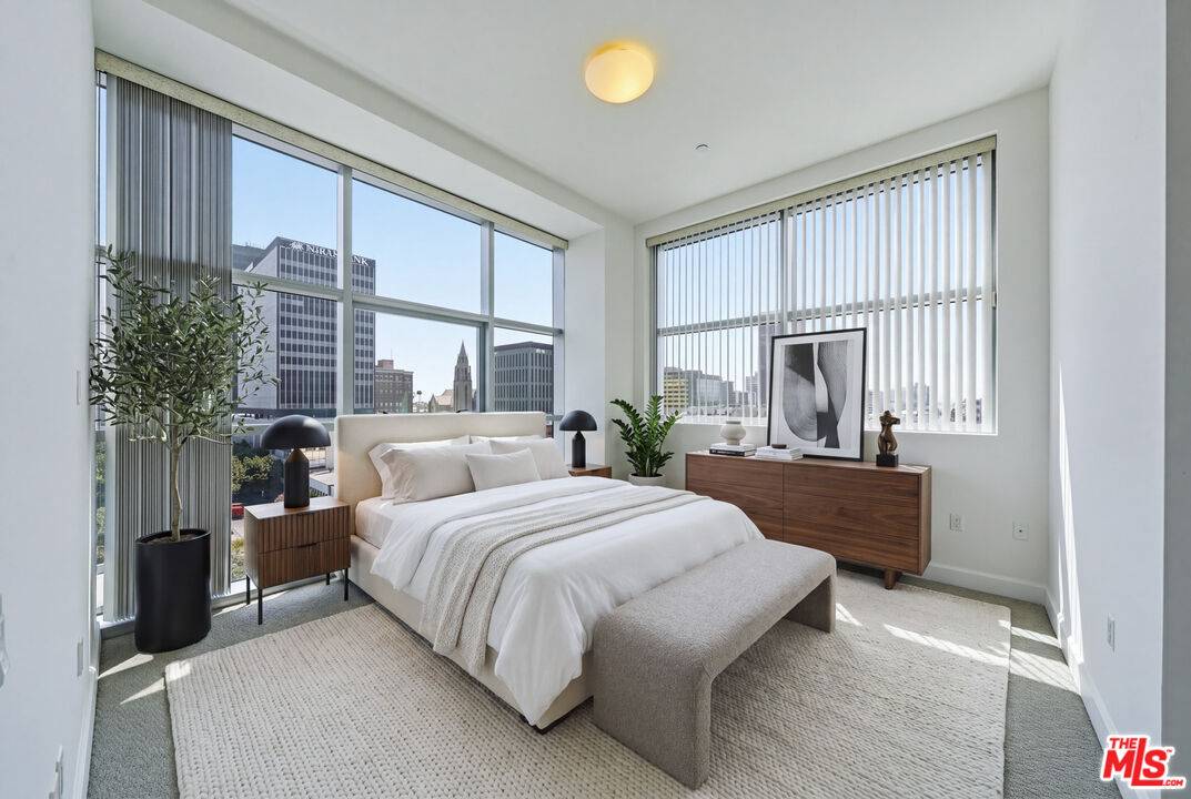 3223 W 6th St 2BR La