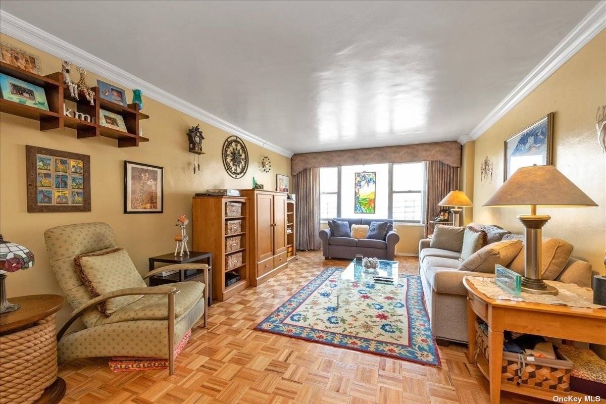 Make this lovely home yours !