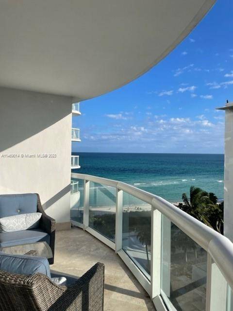Beautifully remodeled and furnished apartment for rent, facing Ocean and downtown Miami.