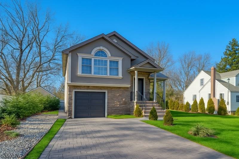 Move Right In ! 2020 new luxury quality constructed home.