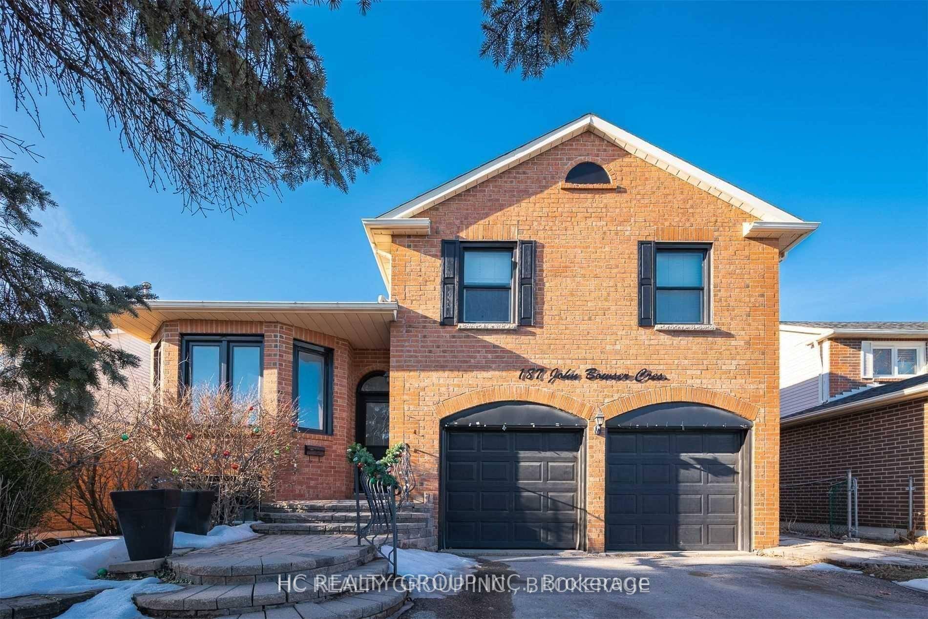 Perfect Detached Home On Premium Lot, Located In Sought After High Demand Community Of Glenway Estates !
