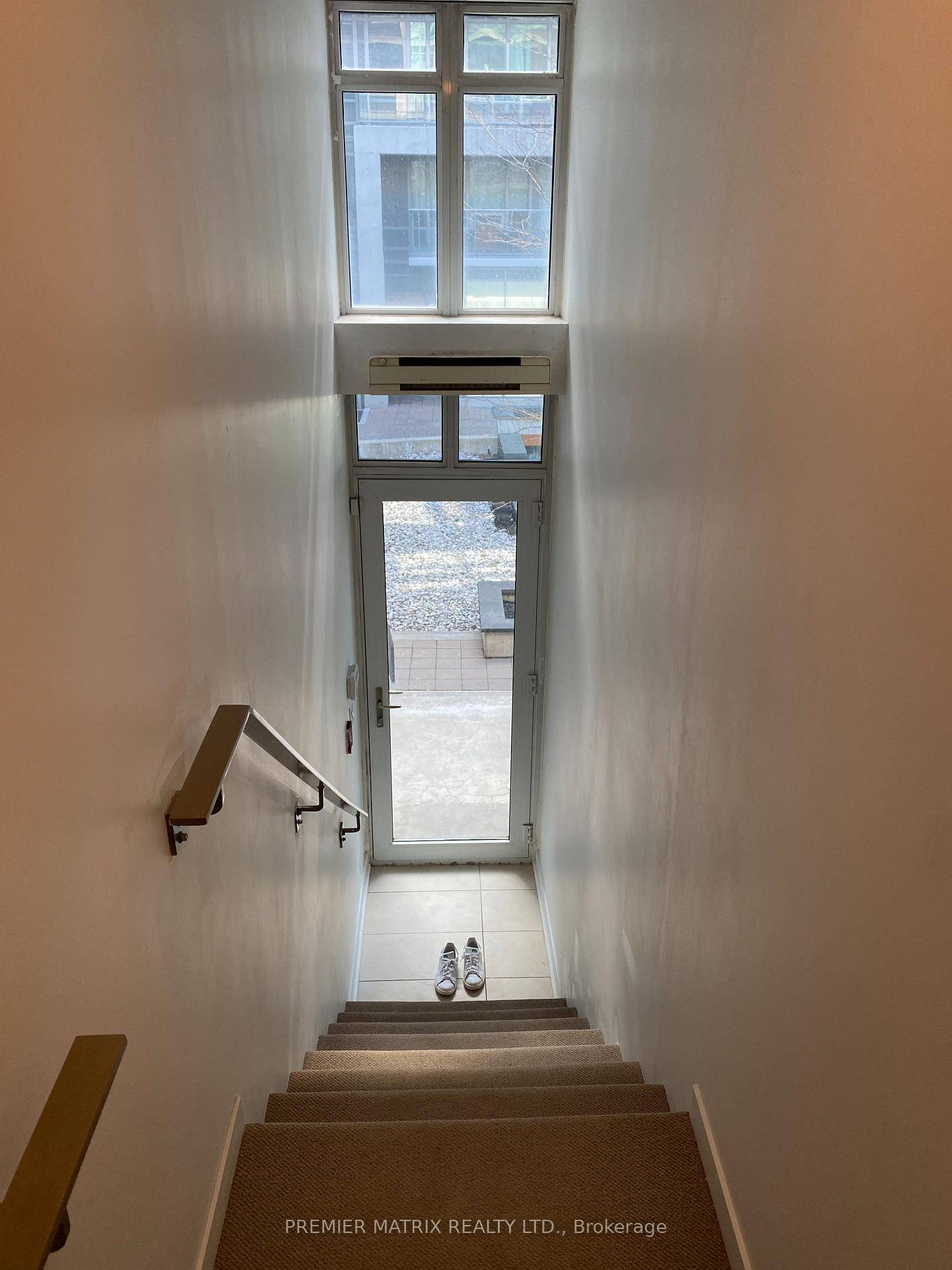 Jan 1 Move In. Liberty Village Incredible 3 Storey Townhome With Rooftop Terrace amp ; 3rd Floor Rec Room.