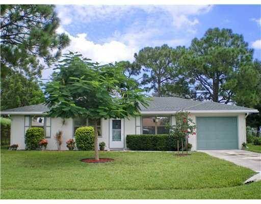 A Charming 2 Bedroom home, each with Private Bathrooms.