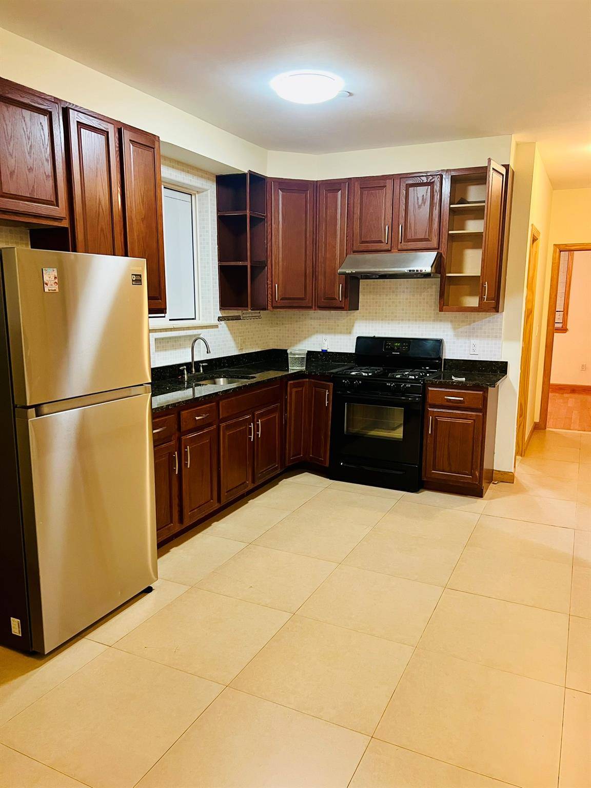 Sunny and Bright 4 Bedrooms and 3 Full Baths Apartment in Flushing.