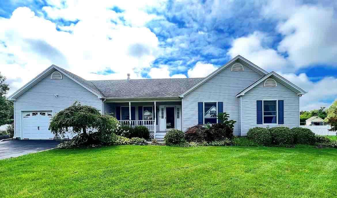 Located in Wine Country on the North Fork in Aquebogue, this 3 bedroom 2 bath is the perfect getaway for shopping, wineries, golf and the best restaurants.