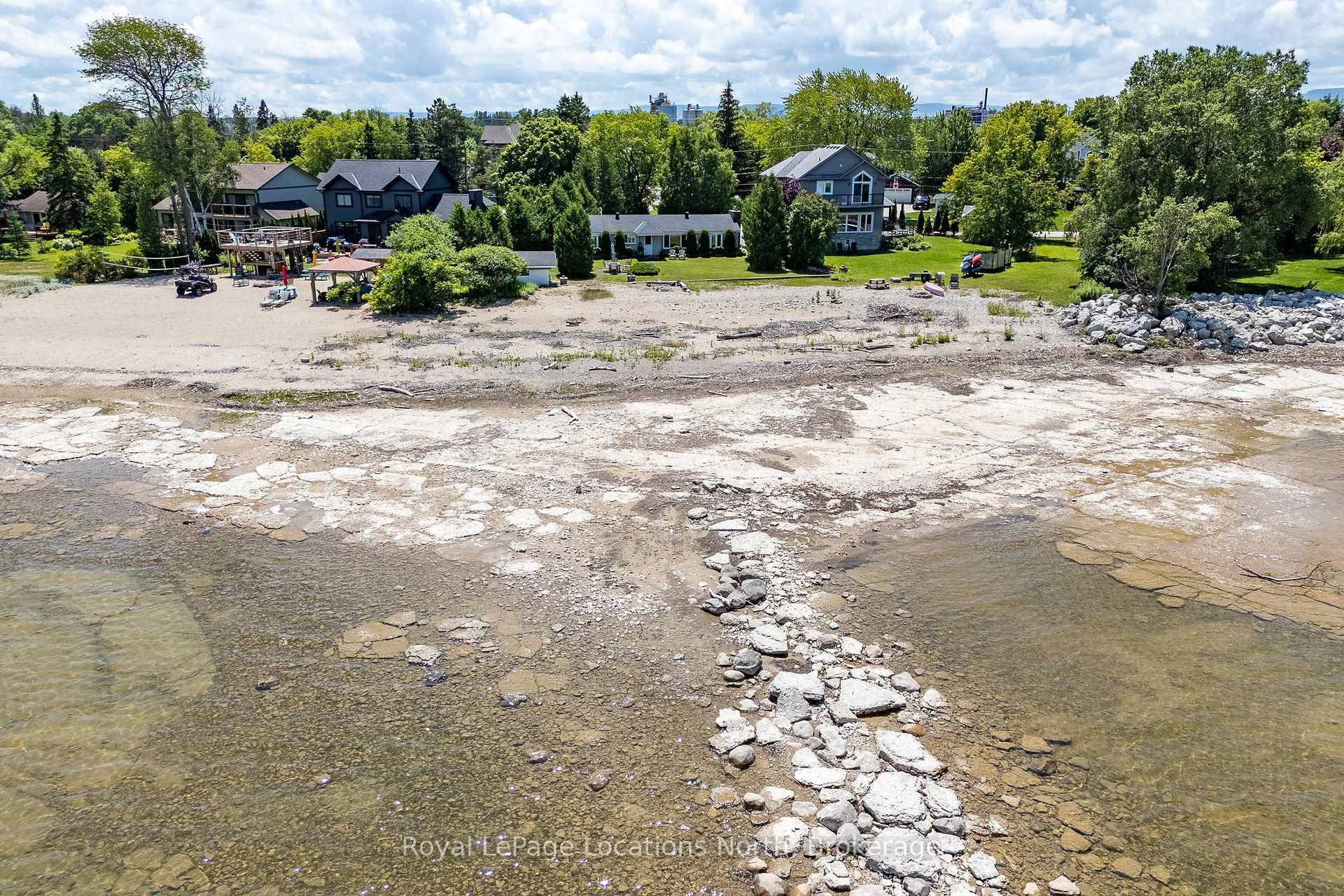 Live the Georgian Bay dream right from your doorstep !