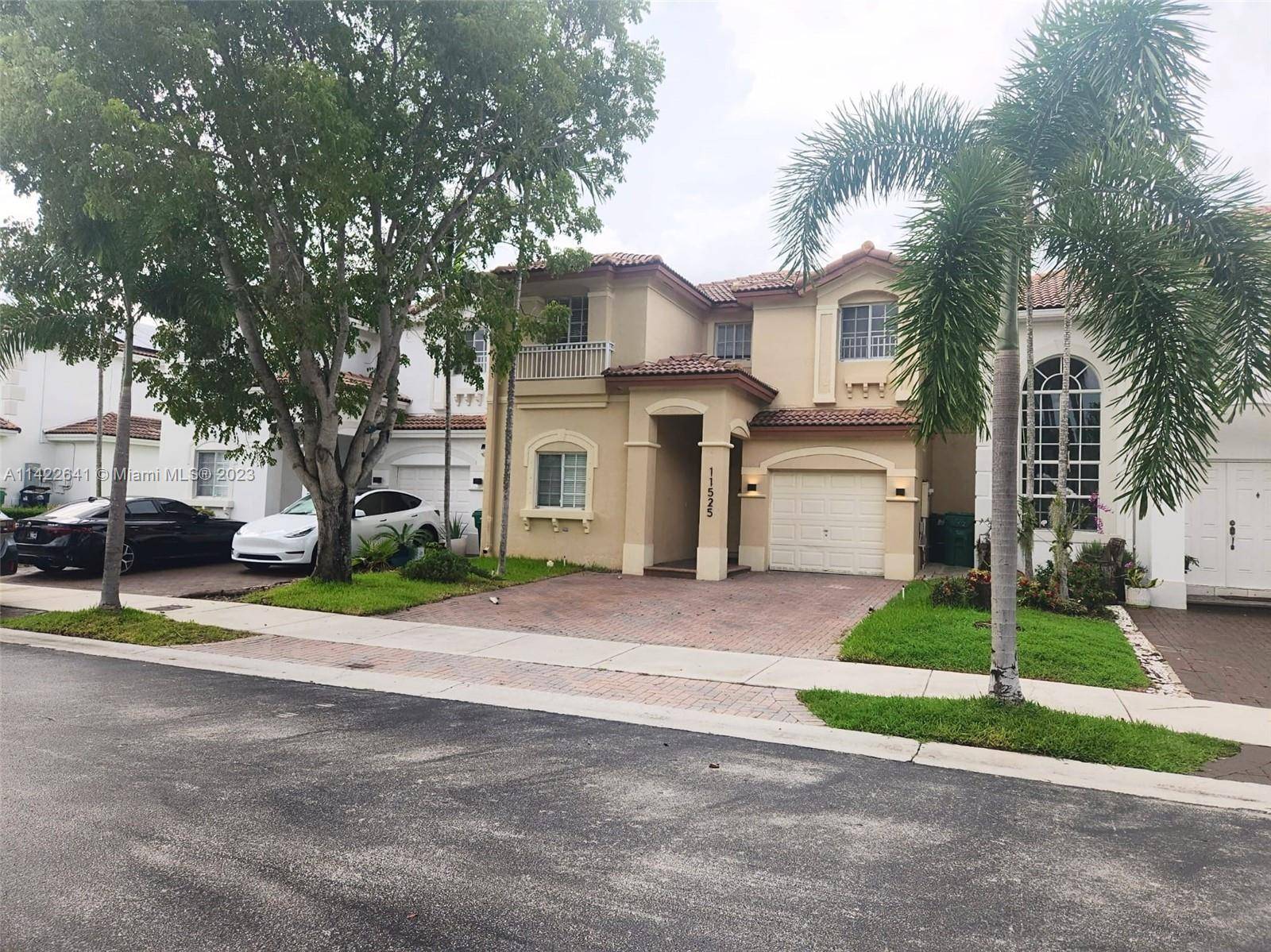 Explore the perfect blend of elegance and comfort in this stunning property in Doral !