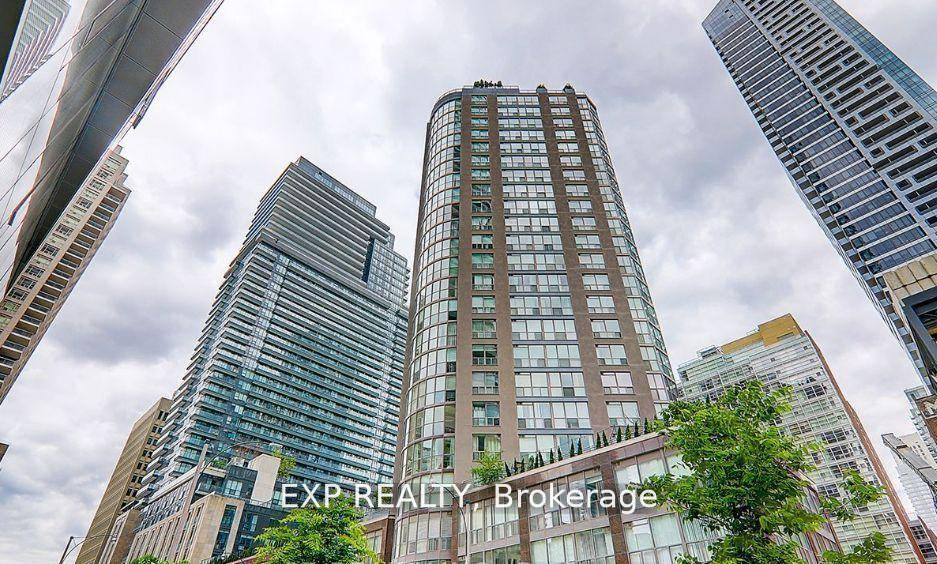 spectacular 2 Bedroom 2 Baths plus Terraced W Clear Panoramic Views Of Skyline amp ; Lake Breathtaking !