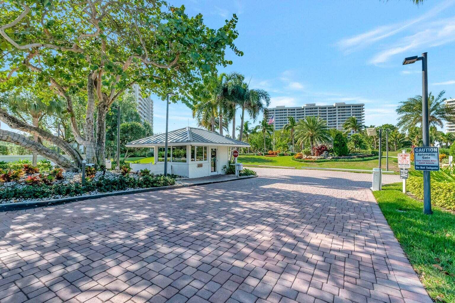 CONTEMPORARY TOTALLY RENOVATED WITH HIGH END FEATURES THROUGHOUT !