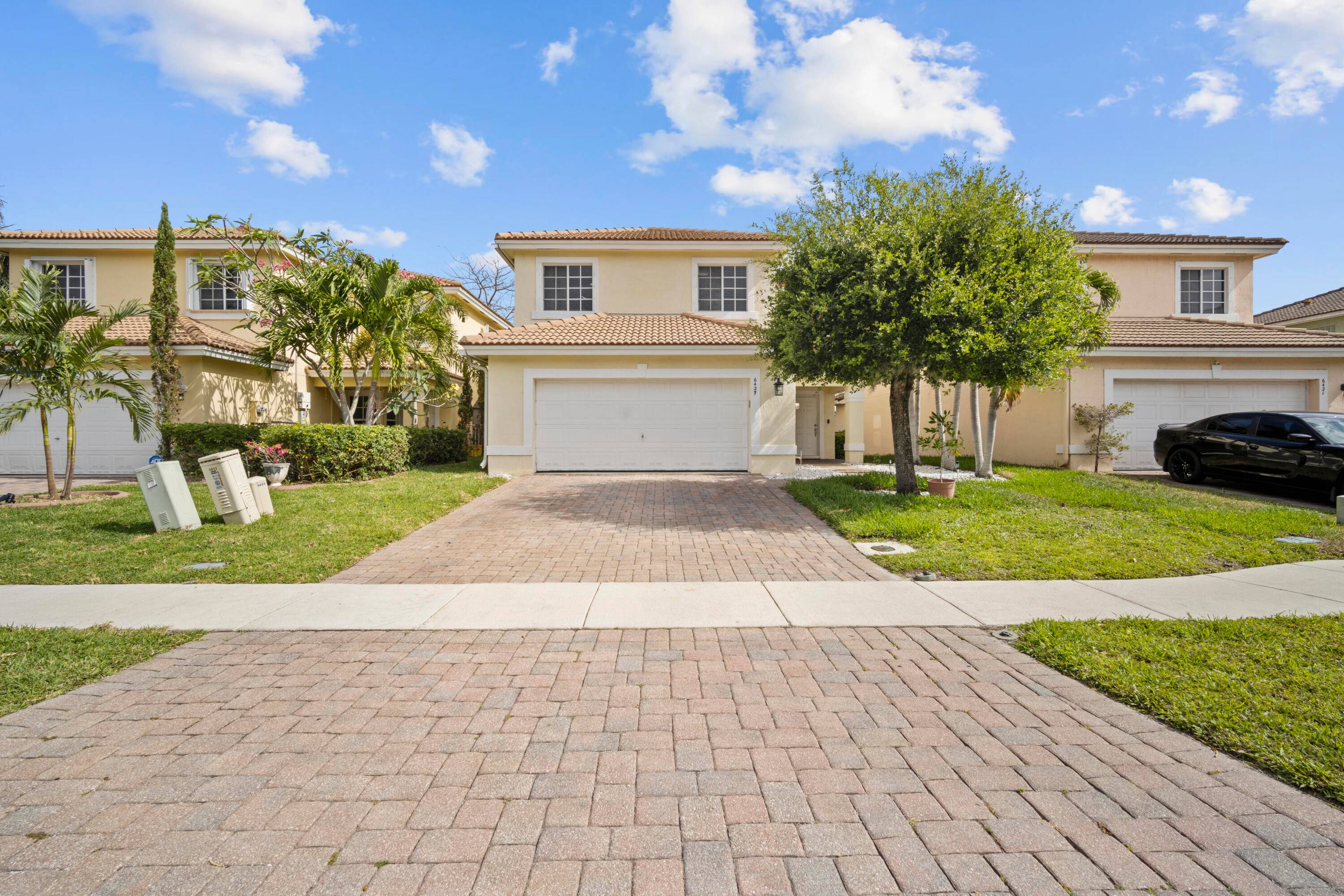 Lakeview home in a gated community has an amazing location near Turnpike Jog Road, the home has upgraded appliances along with new carpet and flooring.