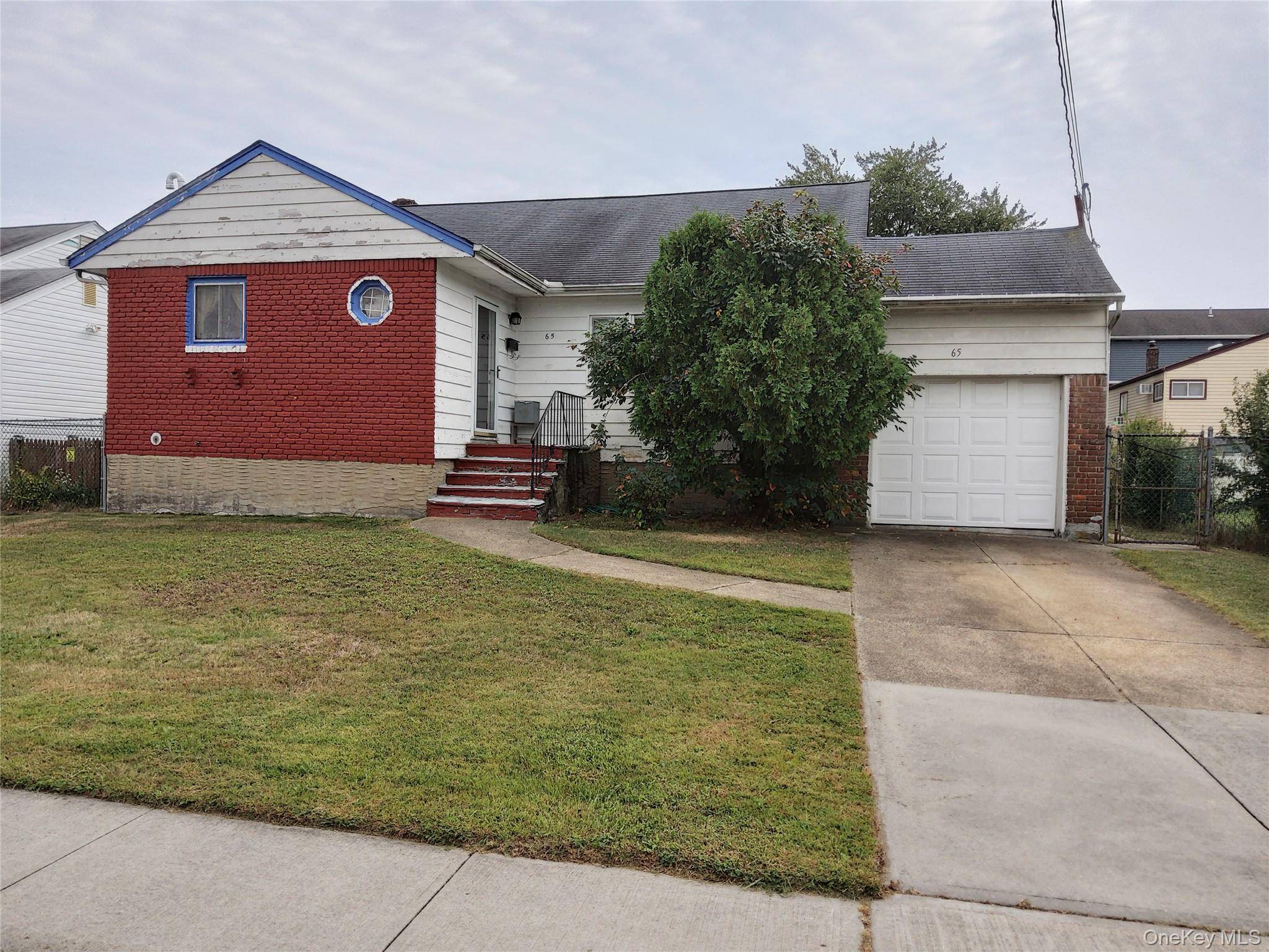 Here is your opportunity to invest in a property with great potential.