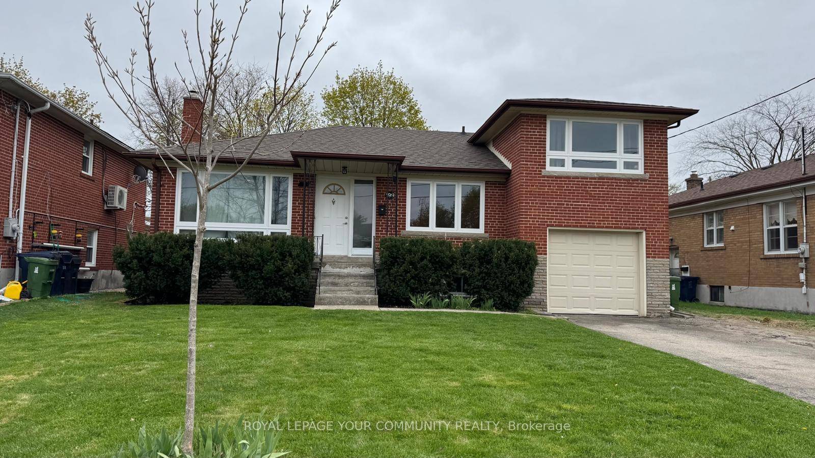 Bright and spacious side split detached home Lower Floor, situated on a lovely lot in desirable Bathurst Manor.