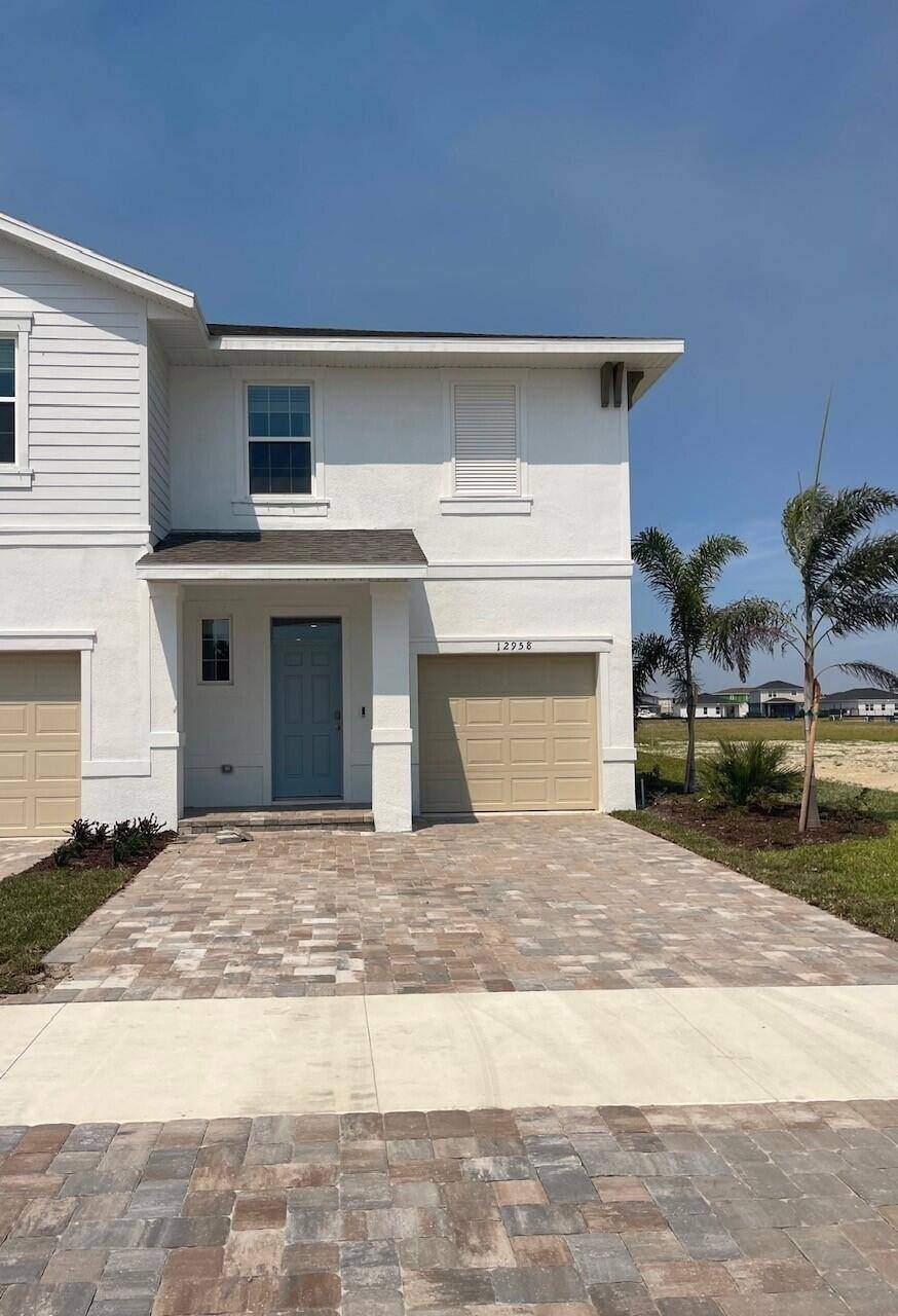 Central Park Community features 10 Acre amenity area known as ''Inspiration Park'' Just minutes from Shopping, Dining Conveniently located close to I 95.