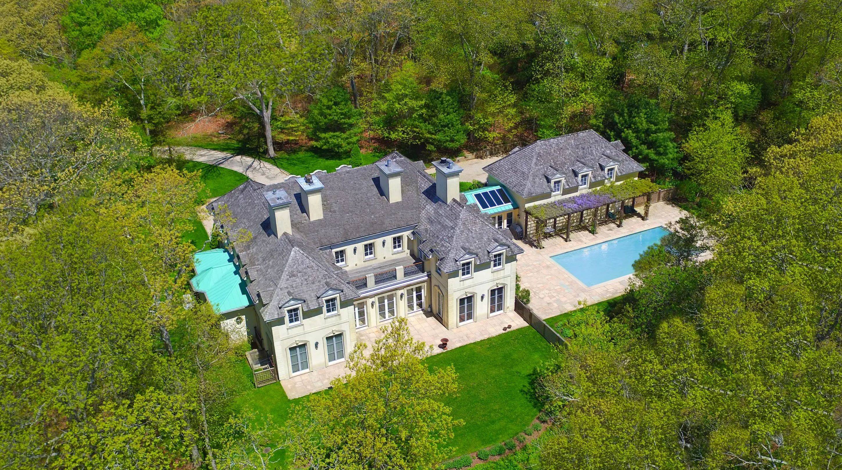 European Elegance in Amagansett: Estate with Ocean Views