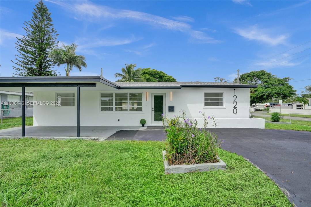 Fully renovated home in prestigious Old Pompano just minutes from the beach and walking distance to US1 NO HOA !