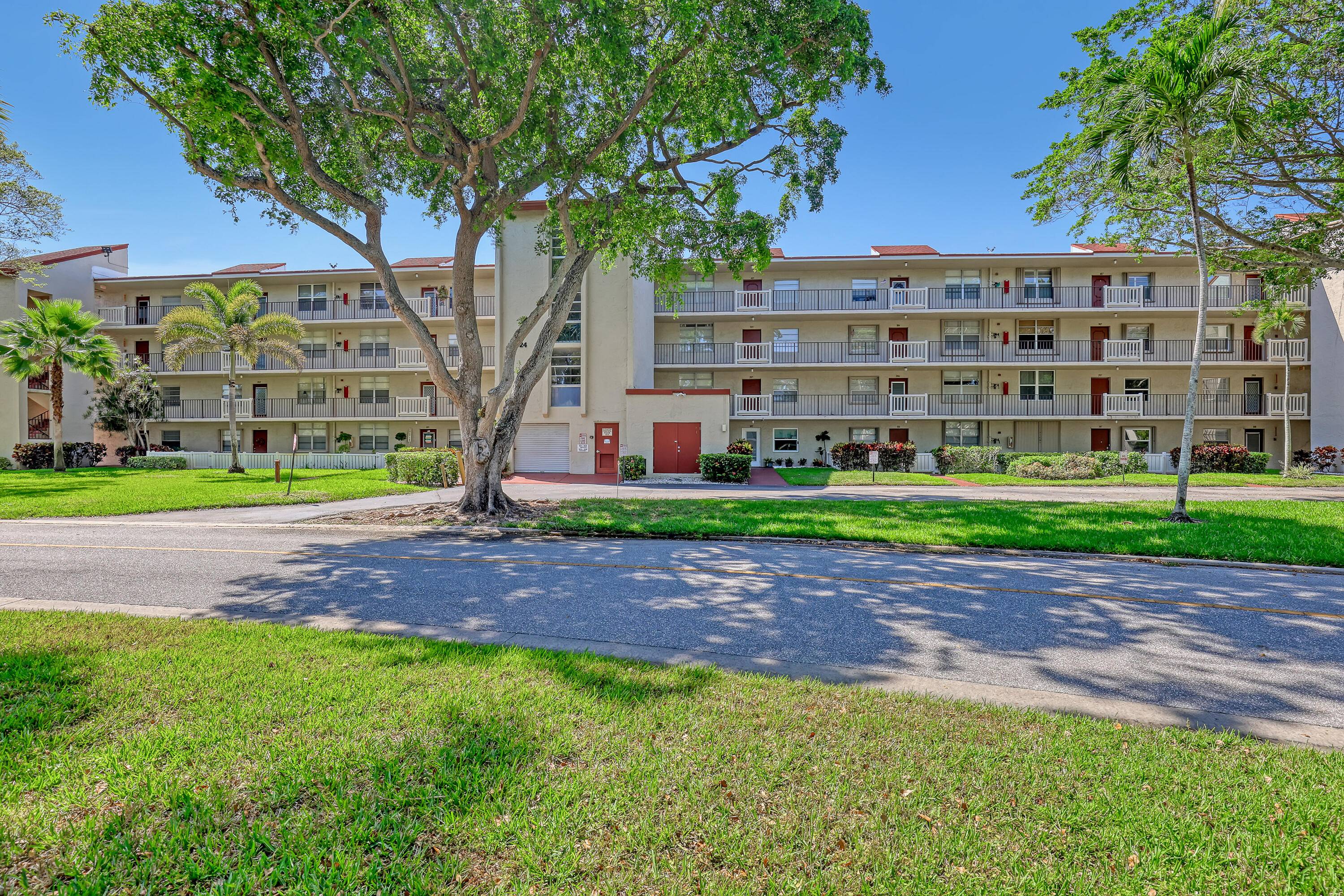 Don't miss this charming 2 bed, 2 bath first floor walk out condo in the desirable 55 community of Abbey Village.