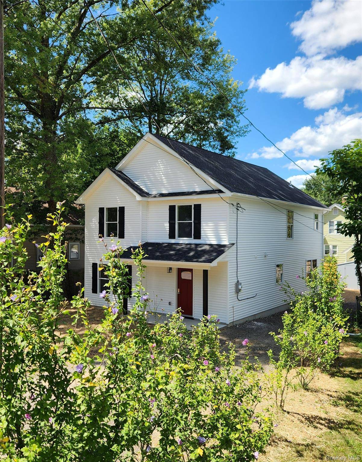 15 Greising Street. NEW CONTRUCTION COLONIAL !