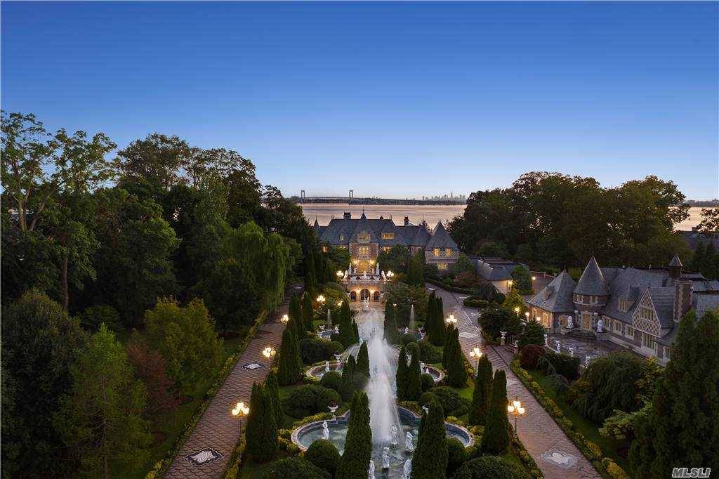 The Fountains Is An 8 Acre Spectacular One Of A Kind Waterfront Estate Comprised Of 3 Exquisite Residences With Panoramic Views Of The Manhattan Skyline.