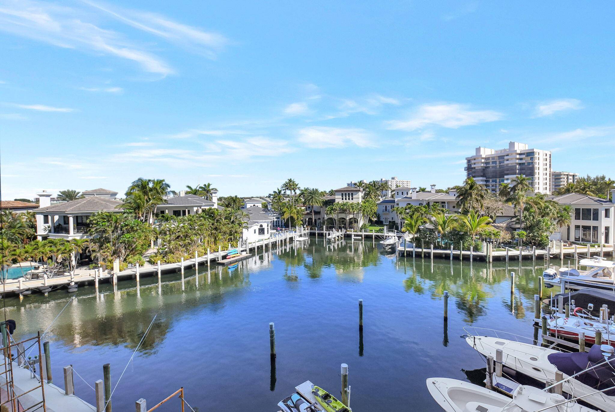 Breathtaking marina views define this luxurious 2 bed, 2 bath condo on the fourth floor.