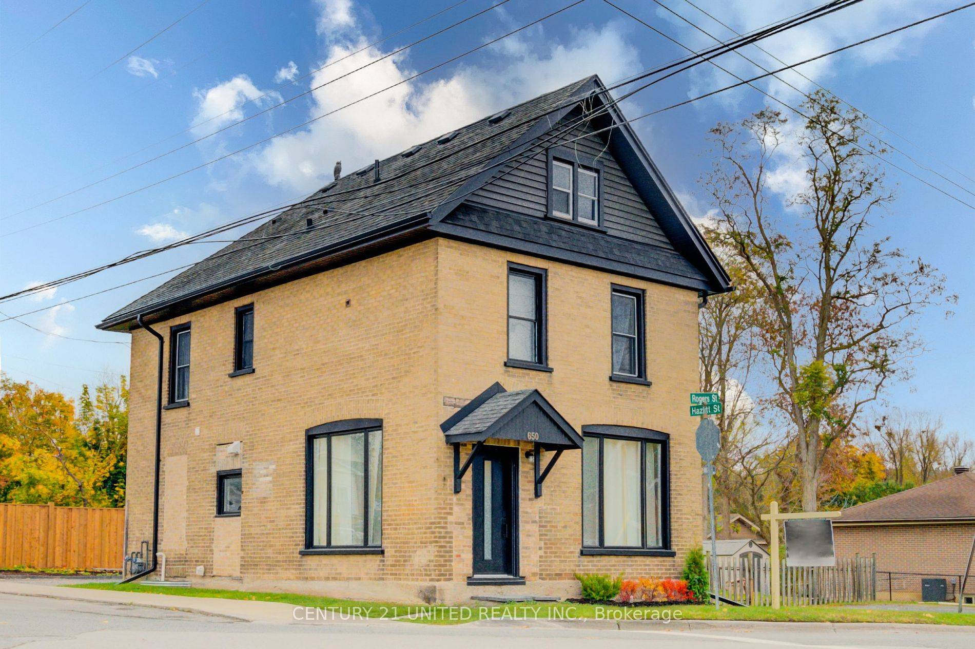 Prime multi unit location in the heart of Peterborough's growing East City Community.