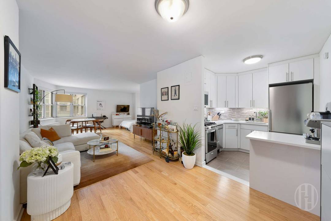 Welcome to Residence 11L at The Churchill, a beautifully renovated alcove studio that blends modern design with effortless comfort.