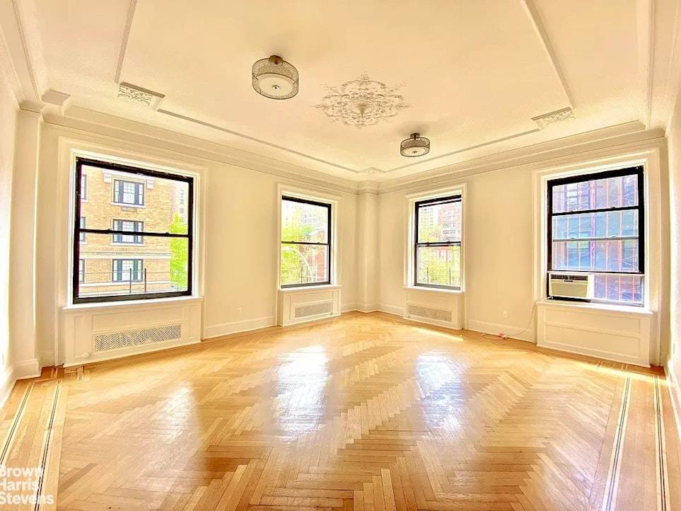 Beautiful one bedroom in the Heart of the Upper East Side.