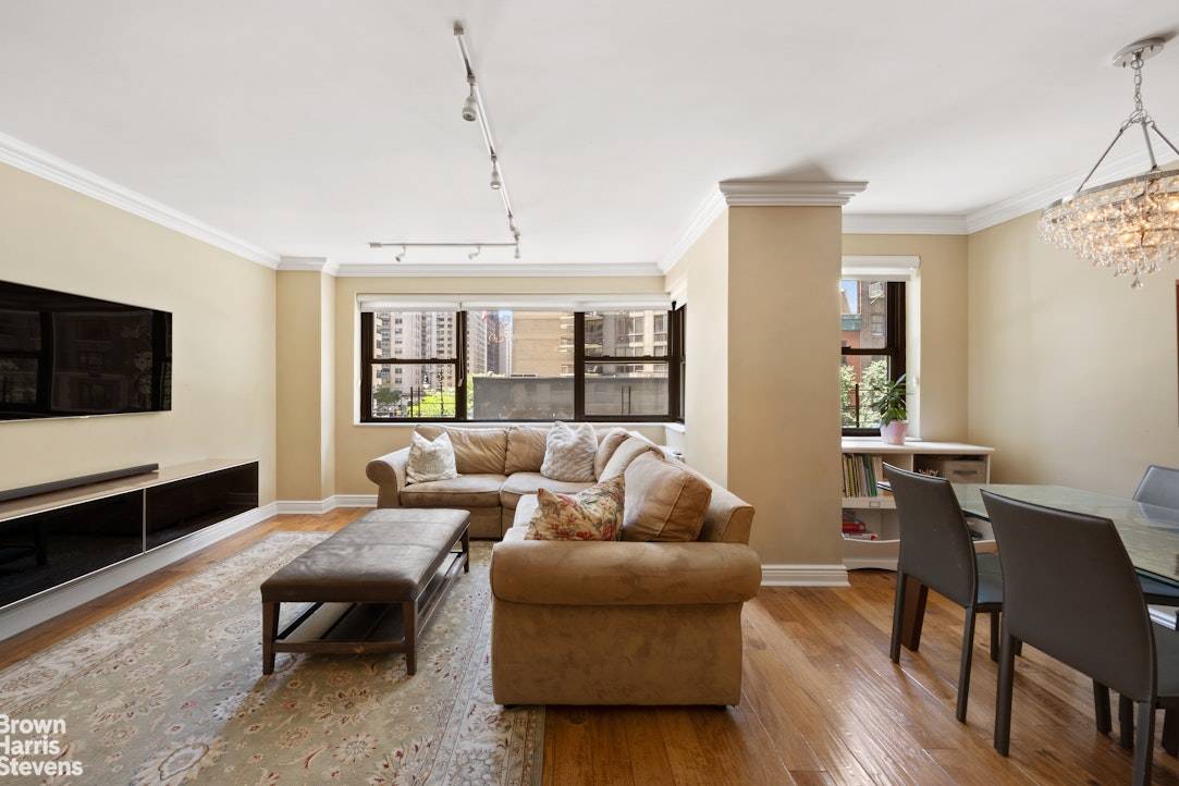 MAJOR PRICE REDUCTION ! MOVE RIGHT INTO THIS CORNER RESIDENCE !