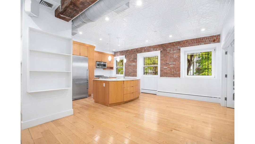 A Rare Three Bedroom Loft in the Heart of Greenwich Village True three bedroom lofts in Greenwich Village are exceptionally hard to find particularly ones that combine generous proportions, beautiful ...