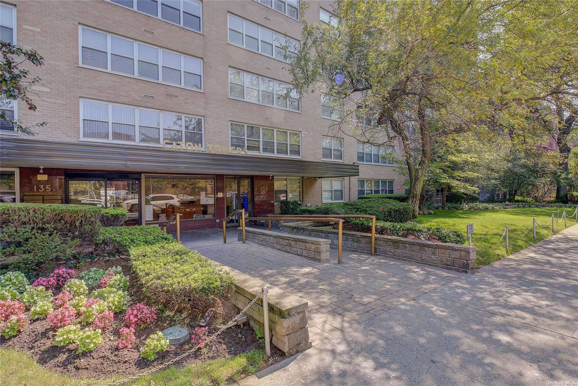 Welcome to 135 Ocean Parkway, Unit S1 1T located in the Kensington area of Brooklyn, NY.