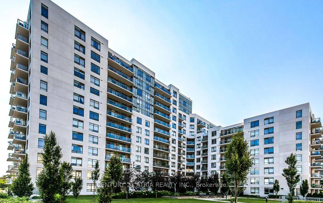 LOCKER INCLUDED This luxury 1 Bedroom and 1 Bathroom condo suite offers 585 square feet ofopen living space.
