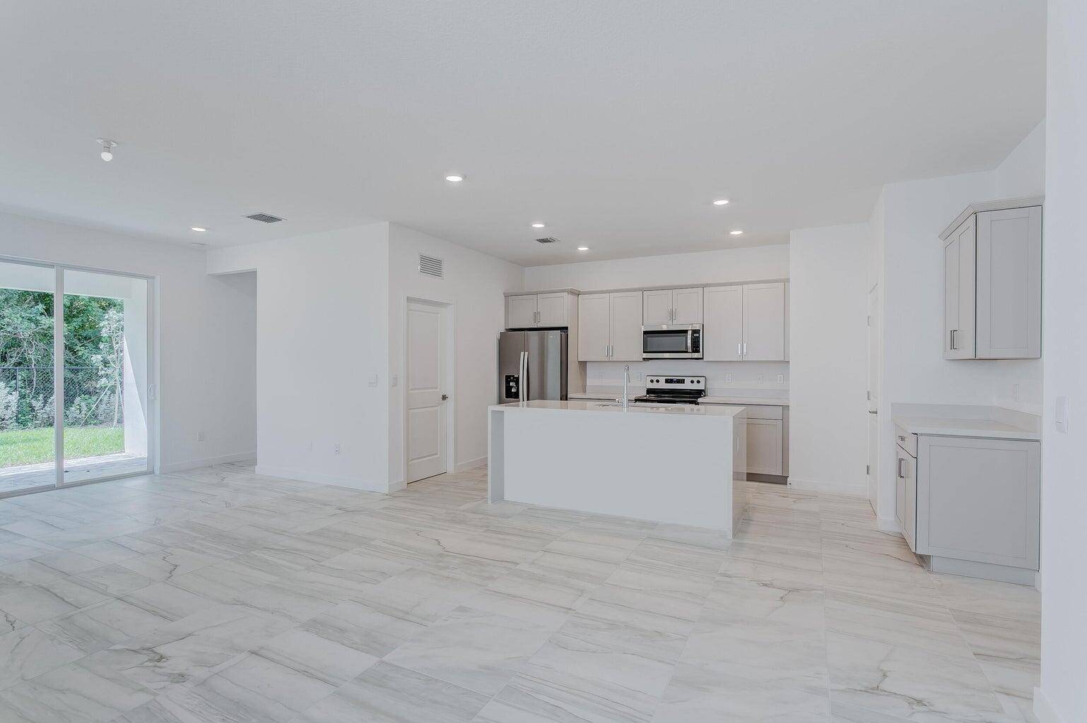 Fabulous 1 story CBS home located in the heart of Jupiter.