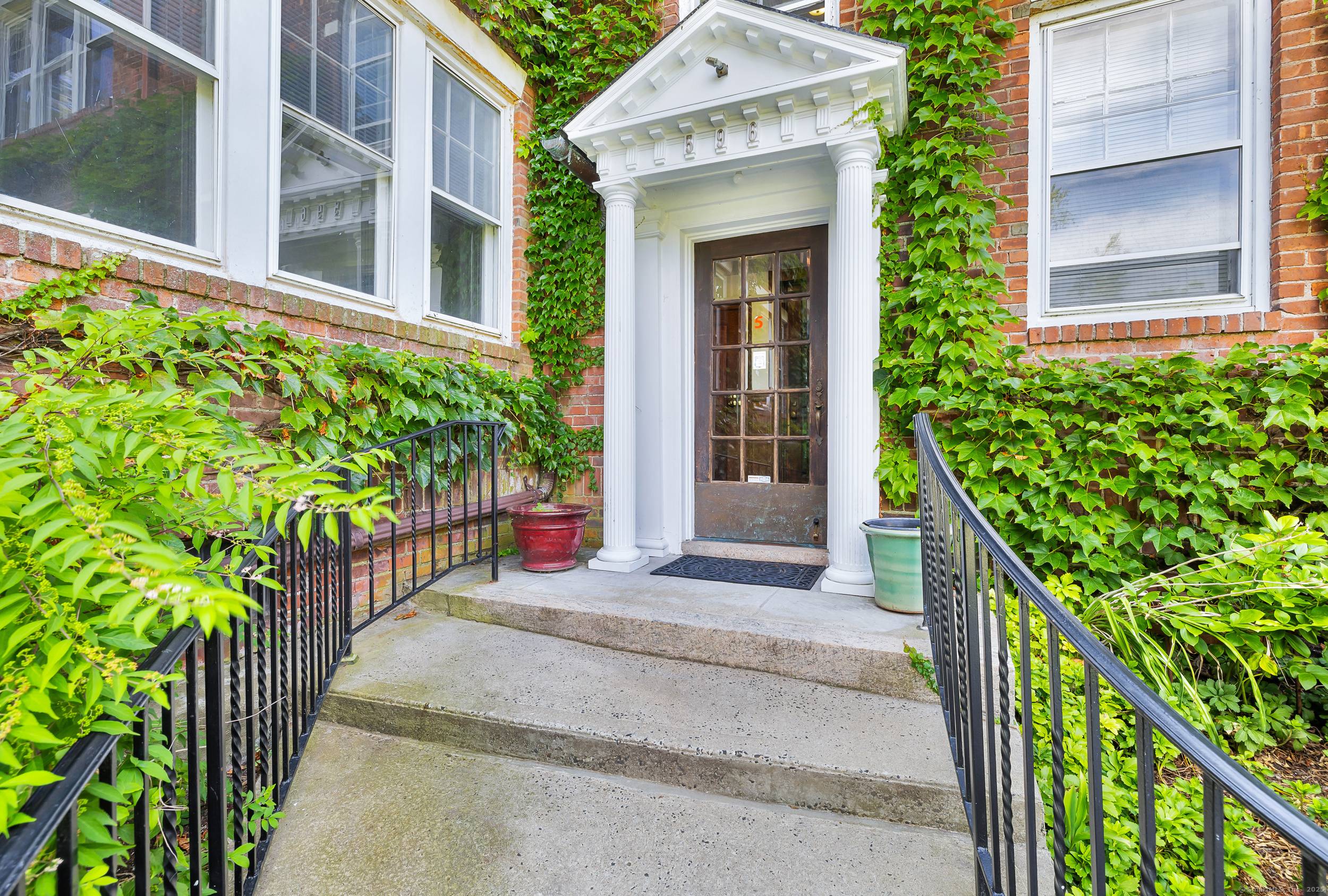 Spacious 2 bedroom, 2 full bathroom unit located on the ground floor of the Prospect Gardens condominiums.