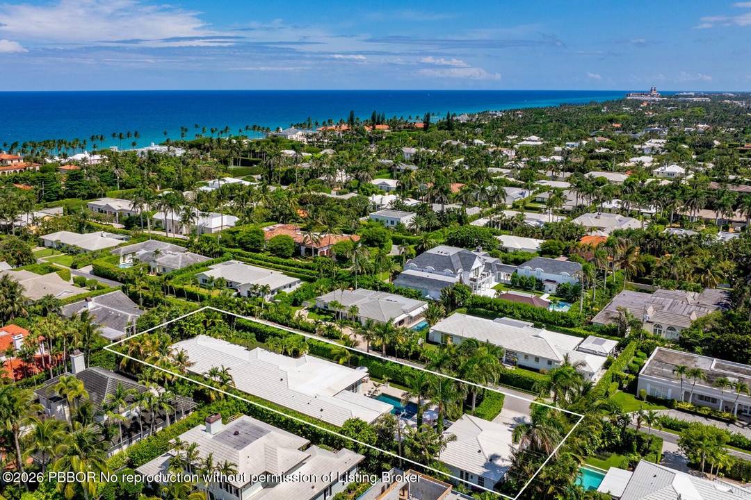 Casa El Dorado sits on an incredibly spacious double lot.