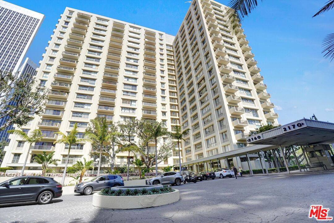 2170   Century 1BR Beverlywood La