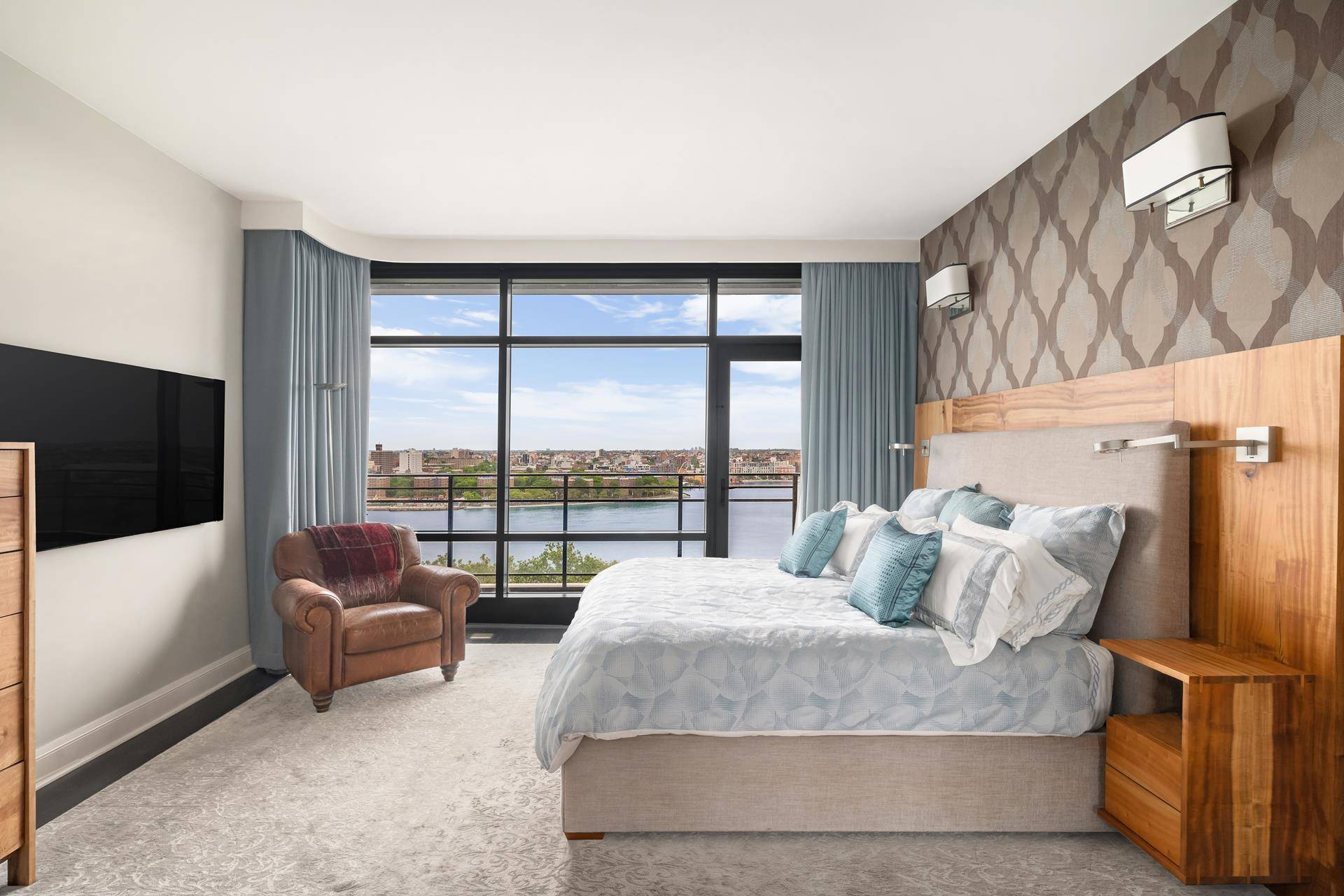 Perfectly situated on the 14th floor at 170 East End Avenue with spectacular East River and Carl Schurz Park views is a sprawling 3, 611 Sq.