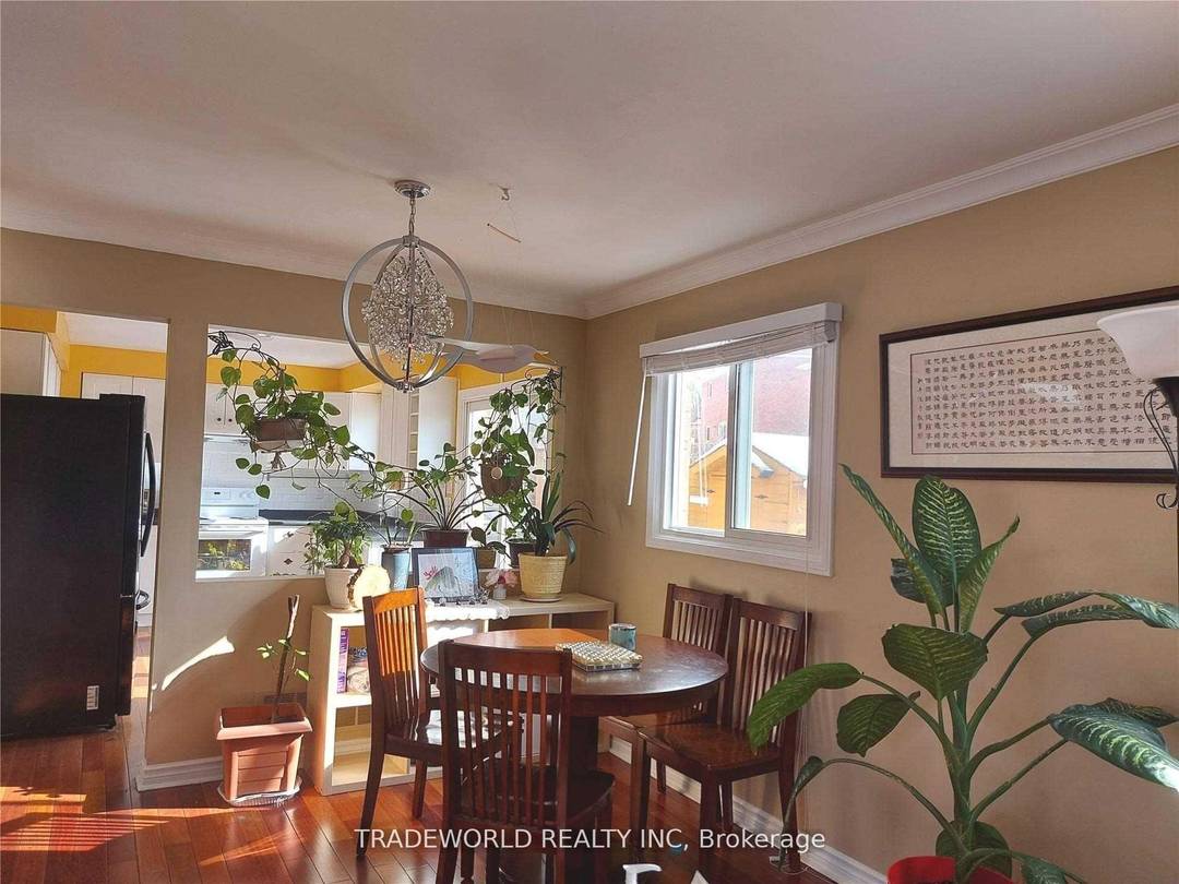 You Are Welcome By This Bright And Beautiful Home !