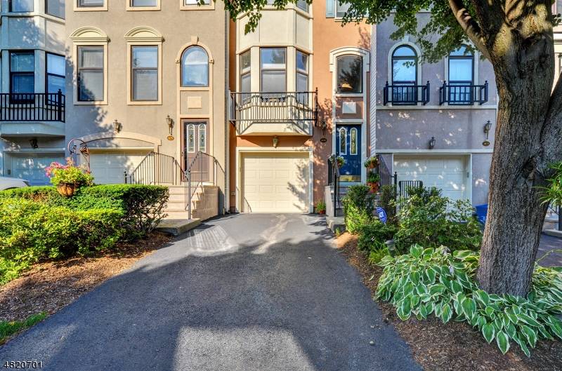 Welcome to this highly sought after Brownstone model, with over 2010 sq.